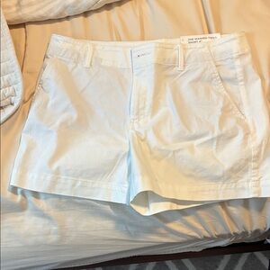 LOFT Women's white Shorts size 6. Never worn